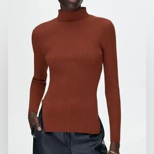 Aritzia Babaton Sculpt Knit Sweater